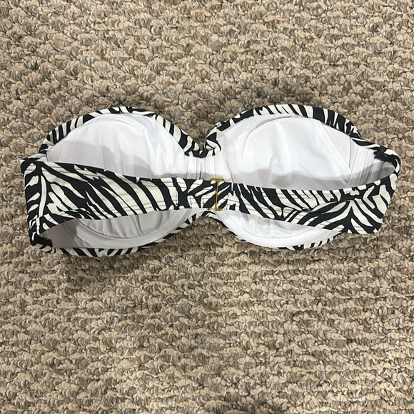 Victoria’s Secret swim top - Picture 2 of 2